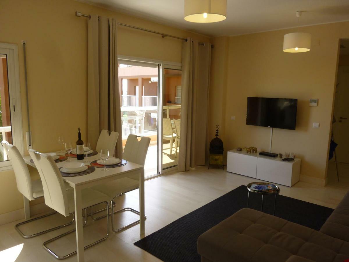 Beach & Sea Apt, Fast Wifi, Airco, Private Parking And Pool ปอร์ติเมา ภายนอก รูปภาพ